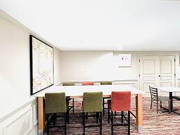 Quality Inn & Suites McDonough South I-75