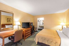 Quality Inn & Suites McDonough South I-75