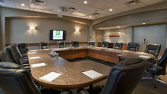 Holiday Inn Winnipeg-Airport West, an IHG Hotel