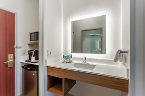 Holiday Inn Express Hotel & Suites Burlington by IHG