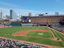 Holiday Inn Express Baltimore At The Stadiums by IHG