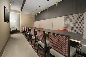 Holiday Inn Express Baltimore At The Stadiums by IHG