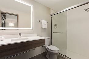 Holiday Inn Express Baltimore At The Stadiums by IHG