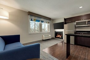 Holiday Inn Express Baltimore At The Stadiums by IHG