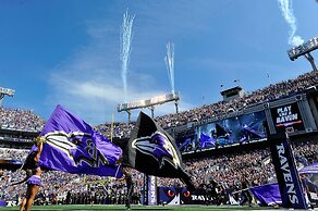 Holiday Inn Express Baltimore At The Stadiums by IHG