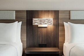 Holiday Inn Express Baltimore At The Stadiums by IHG