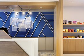 Holiday Inn Express Baltimore At The Stadiums by IHG