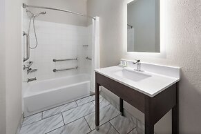 Wingate by Wyndham Marion