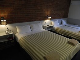 Werribee Motel & Apartments
