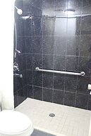 Tampa Inn - Near Busch Gardens