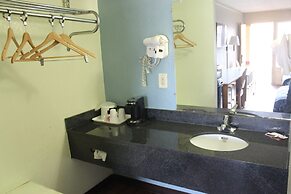 Tampa Inn - Near Busch Gardens