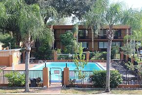 Tampa Inn - Near Busch Gardens