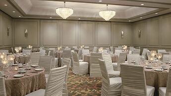 Holiday Inn Winnipeg South by IHG