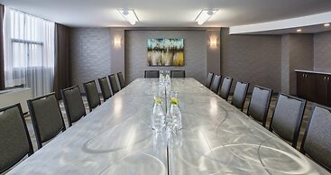 Holiday Inn Winnipeg South by IHG