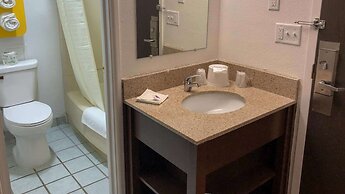Motel 6 La Crosse, WI