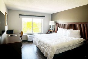 Baymont Inn and Suites by Wyndham Columbus / Near OSU