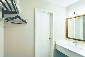 Baymont Inn and Suites by Wyndham Columbus / Near OSU