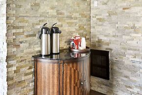 Baymont Inn and Suites by Wyndham Columbus / Near OSU