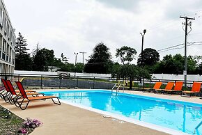 Baymont Inn and Suites by Wyndham Columbus / Near OSU