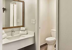 Baymont Inn and Suites by Wyndham Columbus / Near OSU