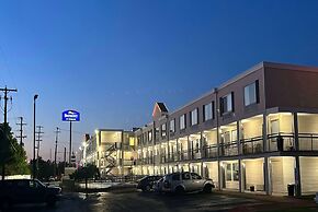 Baymont Inn and Suites by Wyndham Columbus / Near OSU