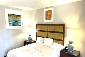 Baymont Inn and Suites by Wyndham Columbus / Near OSU