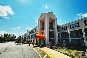 Baymont Inn and Suites by Wyndham Columbus / Near OSU