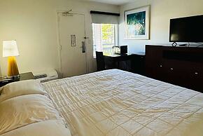 Baymont Inn and Suites by Wyndham Columbus / Near OSU