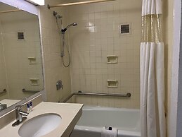 Motel 6 Marianna, FL