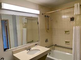 Motel 6 Marianna, FL
