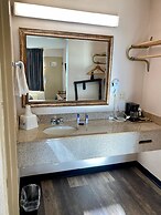 Motel 6 Marianna, FL