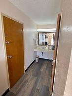 Motel 6 Marianna, FL