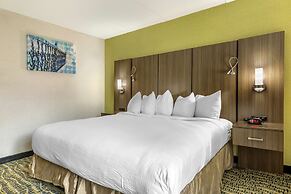 Best Western Plus New Englander