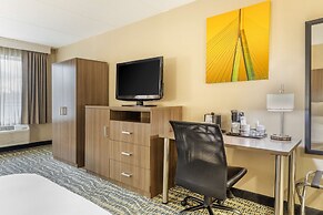 Best Western Plus New Englander