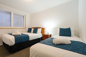 Waves Motel and Apartments