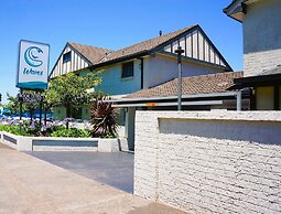 Waves Motel and Apartments