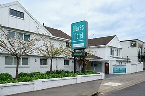 Waves Motel and Apartments