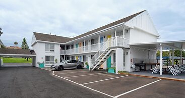 Waves Motel and Apartments