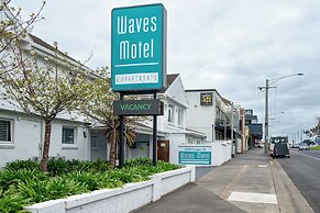 Waves Motel and Apartments
