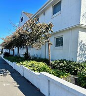 Waves Motel and Apartments