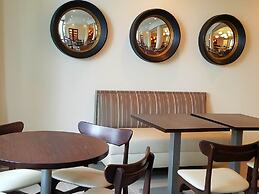 Holiday Inn Irving Las Colinas by IHG