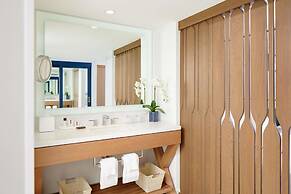 OUTRIGGER Reef Waikiki Beach Resort