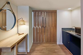 OUTRIGGER Reef Waikiki Beach Resort