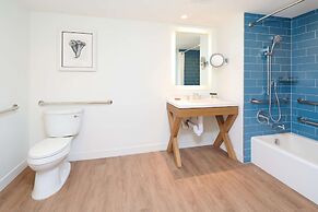 OUTRIGGER Reef Waikiki Beach Resort