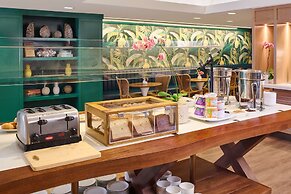 OUTRIGGER Reef Waikiki Beach Resort