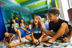 OUTRIGGER Reef Waikiki Beach Resort