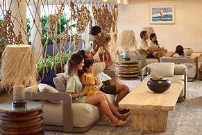 OUTRIGGER Reef Waikiki Beach Resort