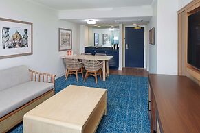 OUTRIGGER Reef Waikiki Beach Resort