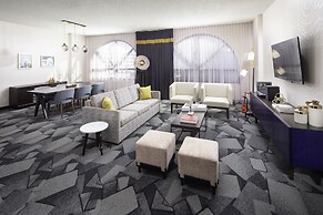 Saint Kate - The Arts Hotel