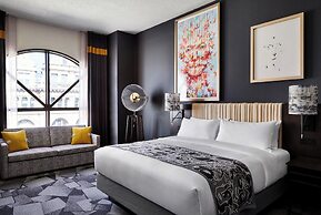 Saint Kate - The Arts Hotel